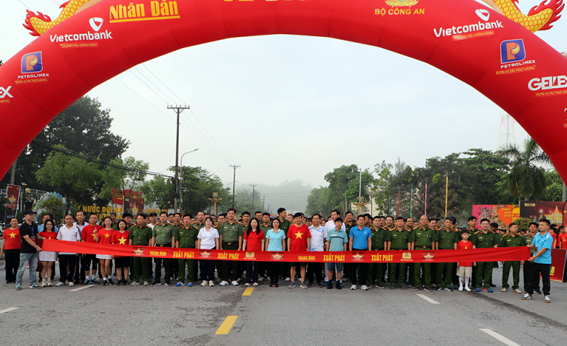 Các địa phương hưởng ứng chương trình “Cùng Việt Nam tiến bước” -0