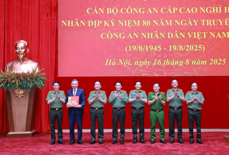 Điều quý giá, thiêng liêng nhất là CAND được Đảng và nhân dân tin yêu -1