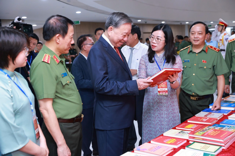 Điều quý giá, thiêng liêng nhất là CAND được Đảng và nhân dân tin yêu -0