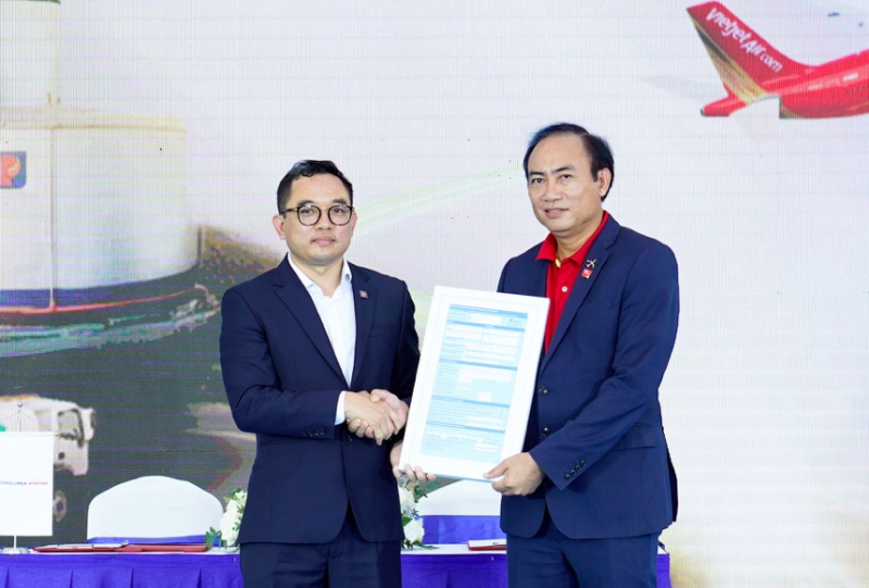 Vietjet hợp tác cùng Petrolimex sử dụng nhiên liệu SAF: Hành trình chuyển đổi xanh của ngành hàng không -0