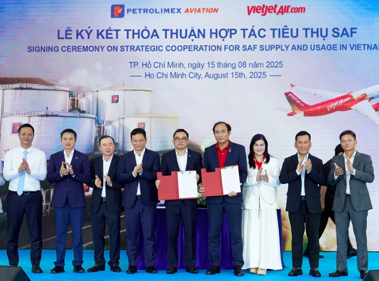 Vietjet hợp tác cùng Petrolimex sử dụng nhiên liệu SAF: Hành trình chuyển đổi xanh của ngành hàng không -0
