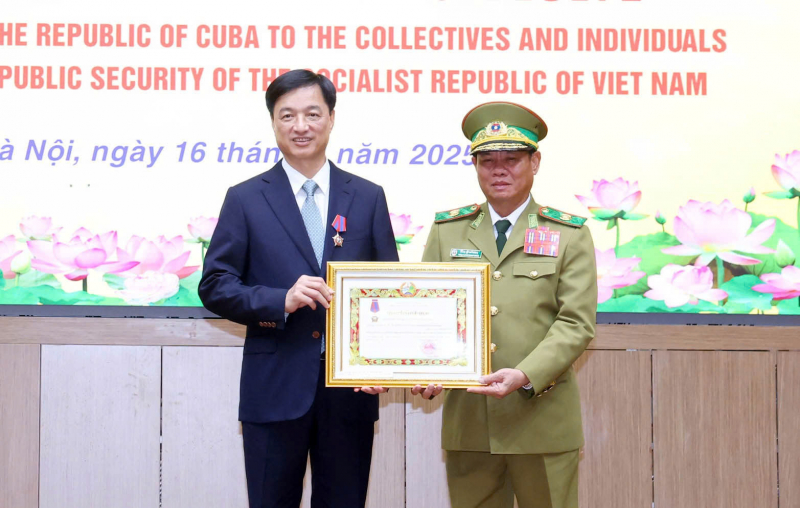 Dấu ấn quan hệ đặc biệt Việt Nam – Lào – Cuba trong ngày hội truyền thống CAND -0