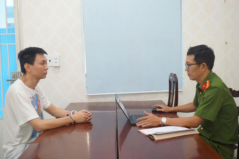 Trao thưởng Ban chuyên án triệt phá đường dây đánh bạc qua mạng hơn 20 ngàn tỷ đồng -0