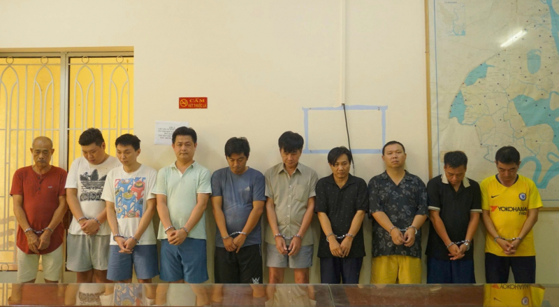 Trao thưởng Ban chuyên án triệt phá đường dây đánh bạc qua mạng hơn 20 ngàn tỷ đồng -0