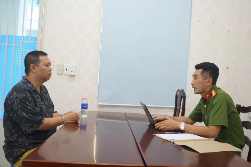 Trao thưởng Ban chuyên án triệt phá đường dây đánh bạc qua mạng hơn 20 ngàn tỷ đồng -1