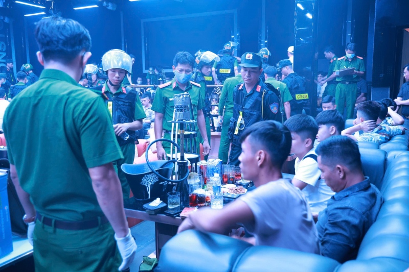 Đột kích vũ trường và nhà hàng ở Quảng Trị, phát hiện 145 người dương tính với ma túy -1