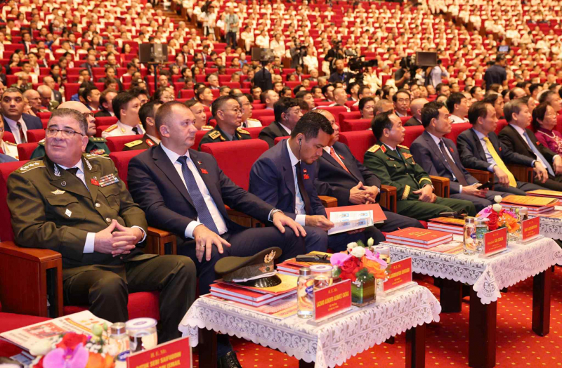 Khi xương sống thẳng, cơ bắp khỏe và trái tim ấm, CAND sẽ vượt qua mọi thử thách -0