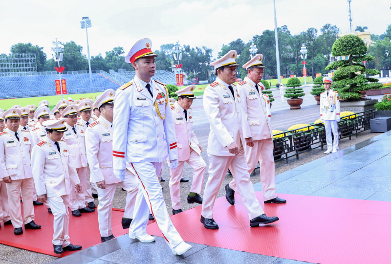 Lãnh đạo Đảng, Nhà nước, Bộ Công an vào Lăng viếng Bác -0