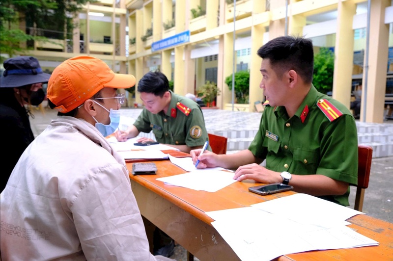 Công an Lâm Đồng tiếp nhận thêm 31 công dân từ Campuchia -0