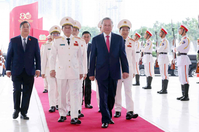 Kỷ niệm trọng thể 80 năm Ngày truyền thống CAND và đón nhận Huân chương Sao Vàng lần thứ 5 -0