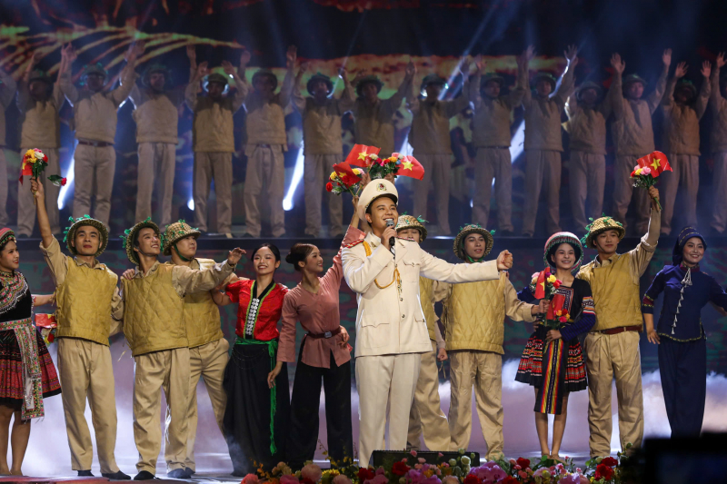 Khi xương sống thẳng, cơ bắp khỏe và trái tim ấm, CAND sẽ vượt qua mọi thử thách -2