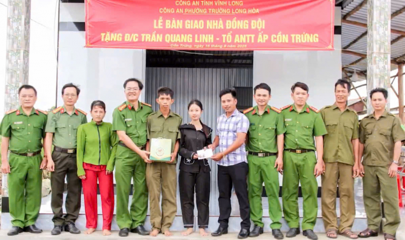 Công an phường Trường Long Hòa giữ vững an ninh, trật tự, góp phần phát triển kinh tế ven biển -0