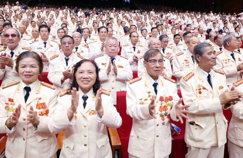 Khi xương sống thẳng, cơ bắp khỏe và trái tim ấm, CAND sẽ vượt qua mọi thử thách -2