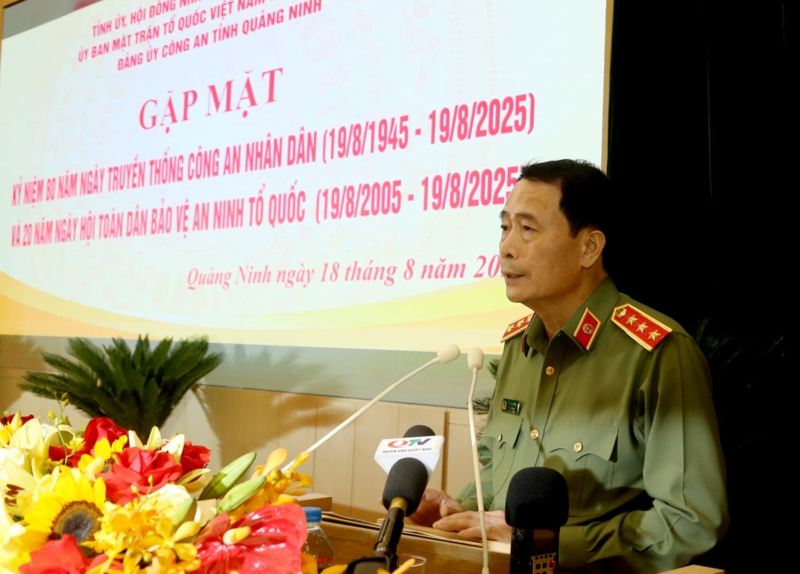 Thứ trưởng Lê Quốc Hùng dự gặp mặt kỷ niệm 80 năm Ngày truyền thống lực lượng CAND tại tỉnh Quảng Ninh -0