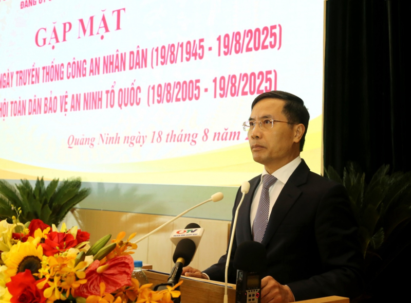 Thứ trưởng Lê Quốc Hùng dự gặp mặt kỷ niệm 80 năm Ngày truyền thống lực lượng CAND tại tỉnh Quảng Ninh -0