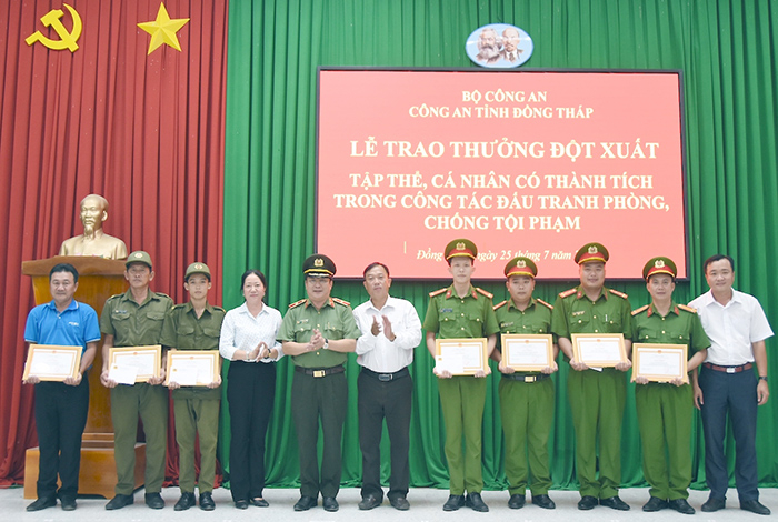 Trang 25: “Cánh tay nối dài” của Công an cấp xã -0