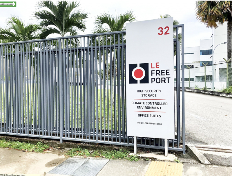 cánh c-a bí -n c-a freeport singapore.jpg -0