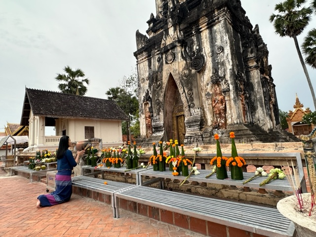 Nam Lào ký sự -0
