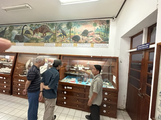 Nam Lào ký sự -0