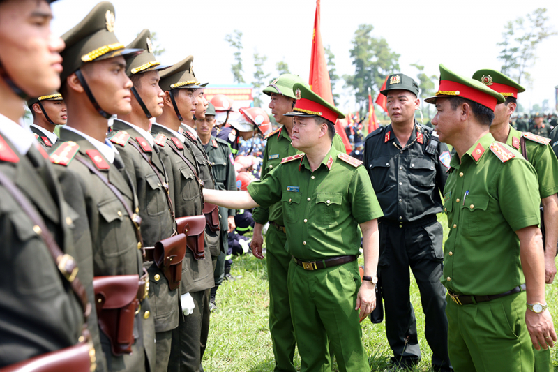 Những câu chuyện đặc biệt trên thao trường huấn luyện diễu binh  A80 -0