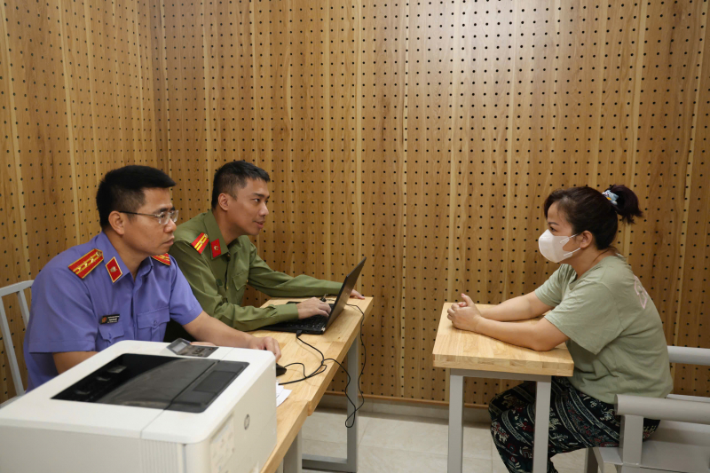 Từ đường dây sản xuất sách giả cực lớn: Có kẽ hở trong việc phân phối Sách giáo khoa -0