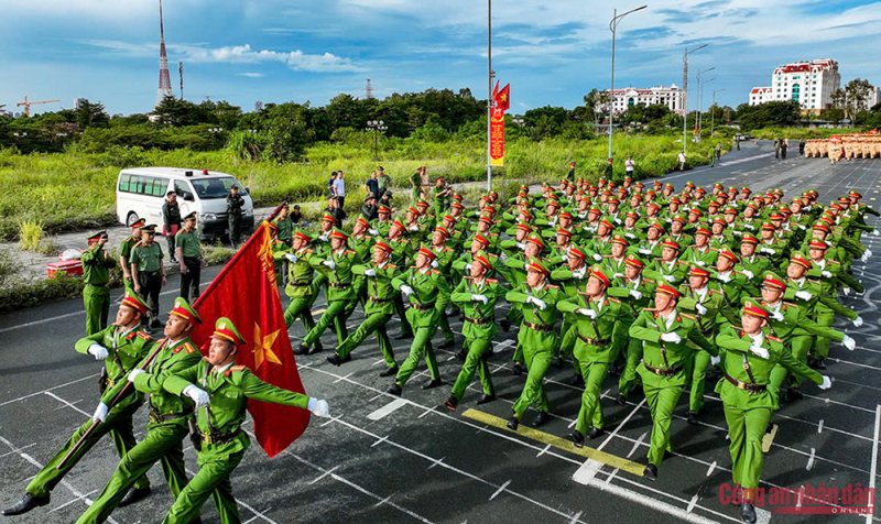 Trang 8 - Góp phần lan tỏa hình ảnh đẹp của lực lượng CAND Việt Nam Anh hùng -0