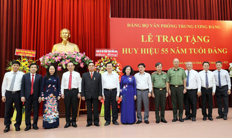 vnapotaltraohuyhieu55namtuoidangchodongchilehonganh6978610-1694609491634619722099.jpg -2