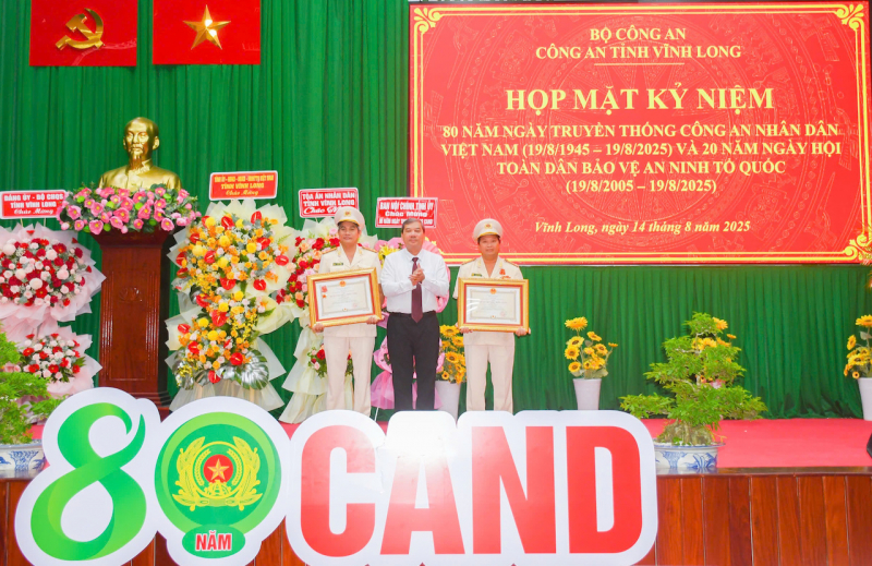 Công an Đồng Tháp họp mặt Kỷ niệm 80 năm Ngày truyền thống CAND -0