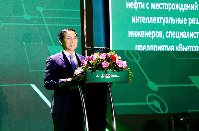 Vietsovpetro đón dòng dầu đầu tiên từ mỏ Kình Ngư Trắng - Kình Ngư Trắng Nam -0