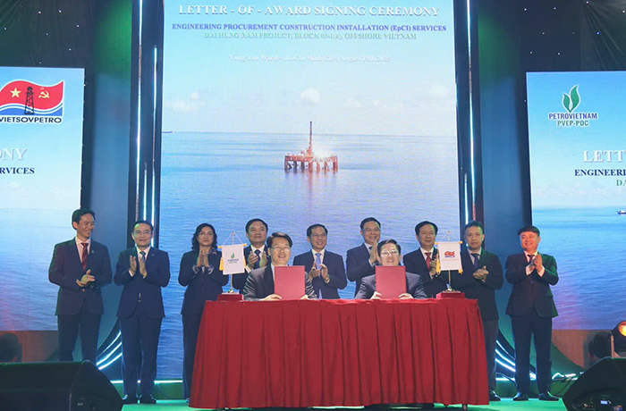 Vietsovpetro đón dòng dầu đầu tiên từ mỏ Kình Ngư Trắng - Kình Ngư Trắng Nam -0