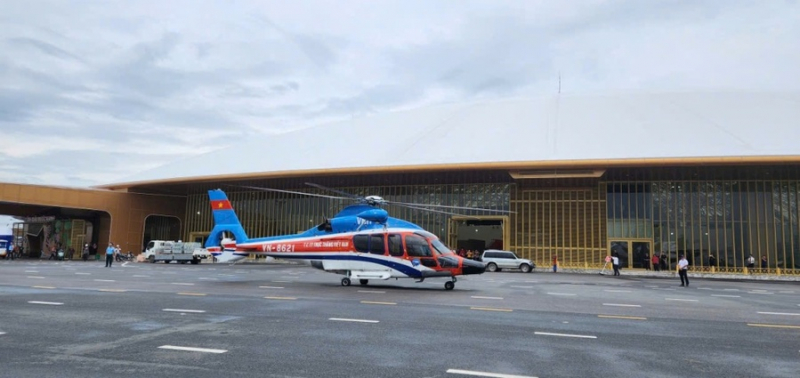 Người dân có thể chiêm ngưỡng các loại máy bay từ quá khứ đến hiện tại tại Triển lãm Thành tựu đất nước -0