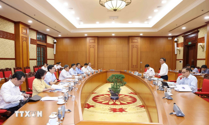 Bộ Chính trị cho ý kiến về công tác chuẩn bị đại hội các đảng bộ trực thuộc Trung ương nhiệm kỳ 2025 - 2030 -0