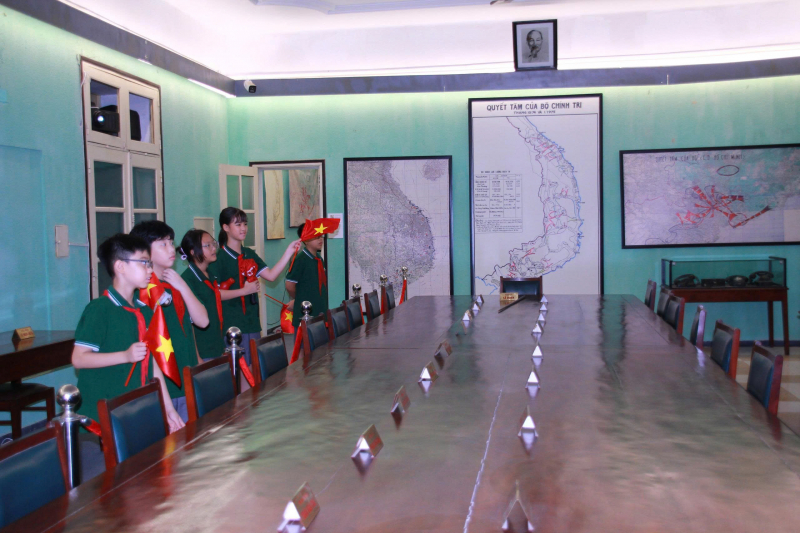 Khai mạc 3 trưng bày về di tích Nhà và Hầm D67, Hầm cơ yếu và Cột cờ Hà Nội -3