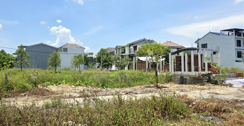 Nghịch lý chi tiền tỷ mua đất đô thị, 15 năm vẫn không được giao đất -0