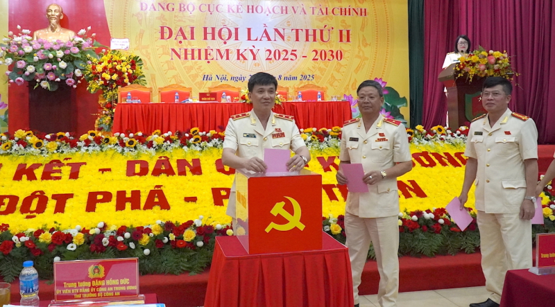 Lấy chi bộ tốt làm hạt nhân để xây dựng Đảng bộ Cục Kế hoạch và Tài chính vững mạnh -0