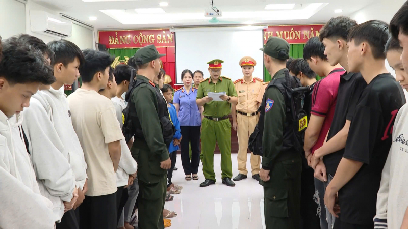 Khởi tố 21 đối tượng chạy xe tốc độ cao, lạng lách, đánh võng, dàn hàng ngang trên đường… -0