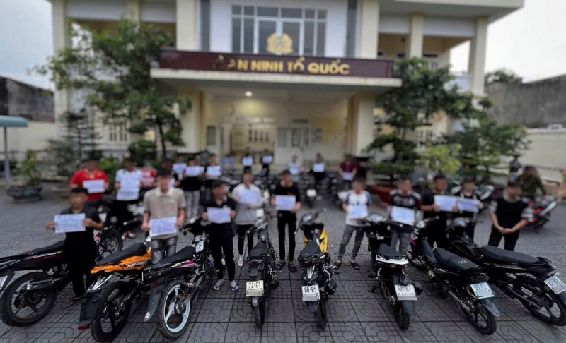 Khởi tố 21 đối tượng chạy xe tốc độ cao, lạng lách, đánh võng, dàn hàng ngang trên đường… -1
