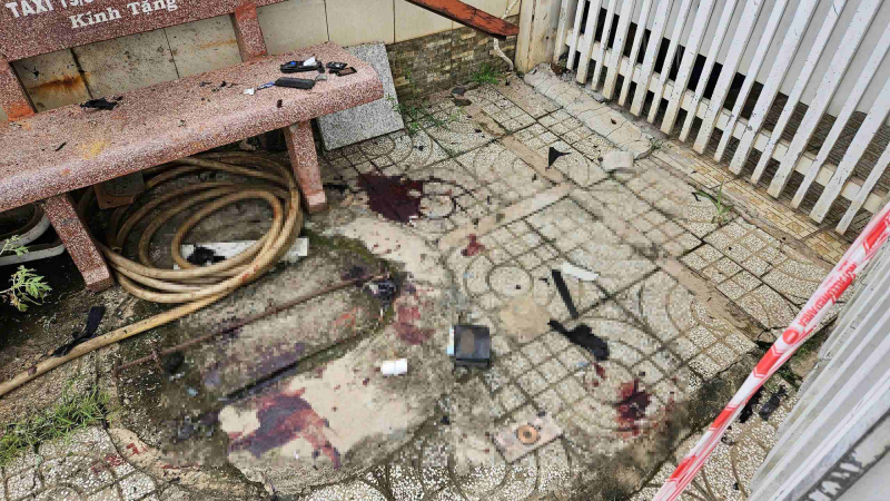 Người đàn ông nguy kịch nghi kích hoạt pháo tự chế để tự tử -0