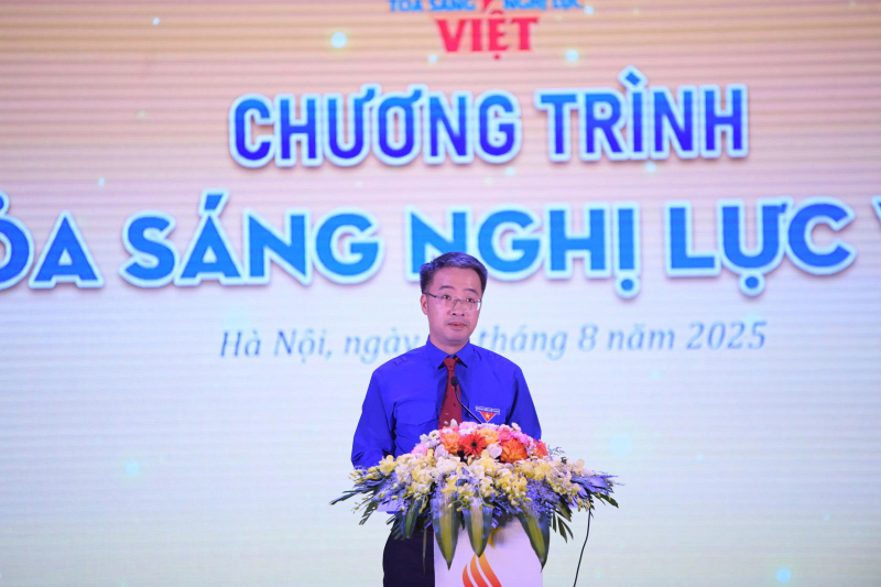 ផ្តល់កិត្តិយសដល់យុវជនឆ្នើមចំនួន២៥នាក់នៅទូទាំងប្រទេស -០
