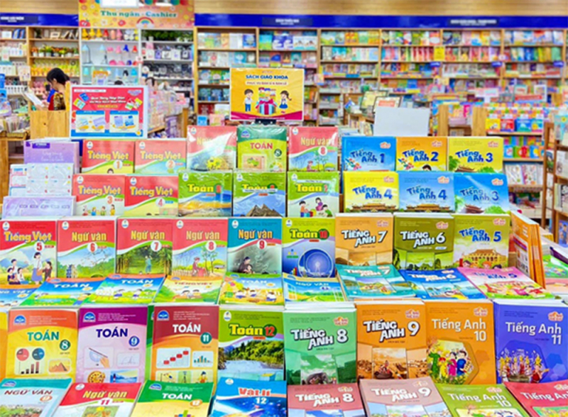 Phụ huynh lưu ý để tránh mua phải sách giáo khoa giả -0