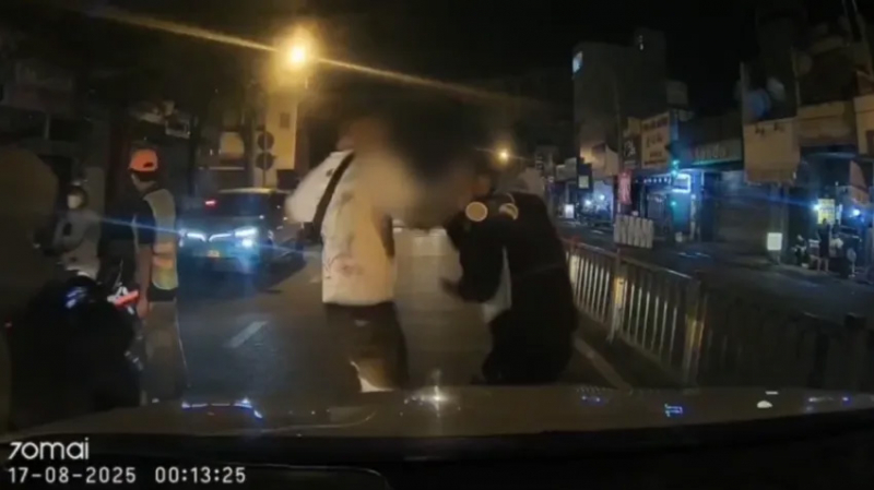 Bắt khẩn cấp nam thanh niên đánh gãy sống mũi tài xế taxi công nghệ -0