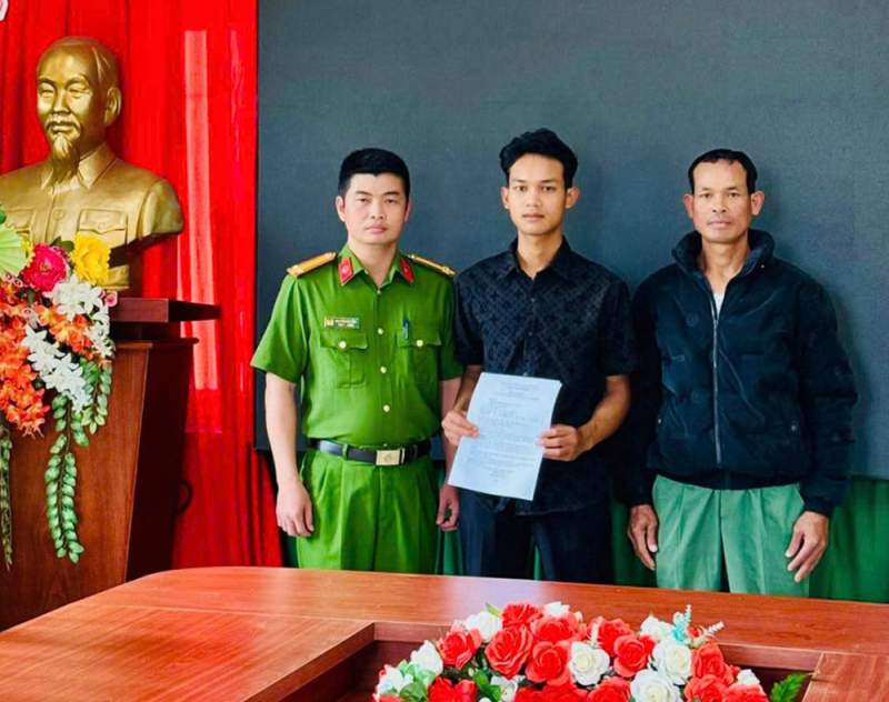 Những lá đơn tình nguyện Vì an ninh Tổ quốc