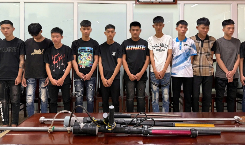 Từ thông tin của người dân, nhiều nhóm thanh, thiếu niên vi phạm trên đường phố bị xử lý -0