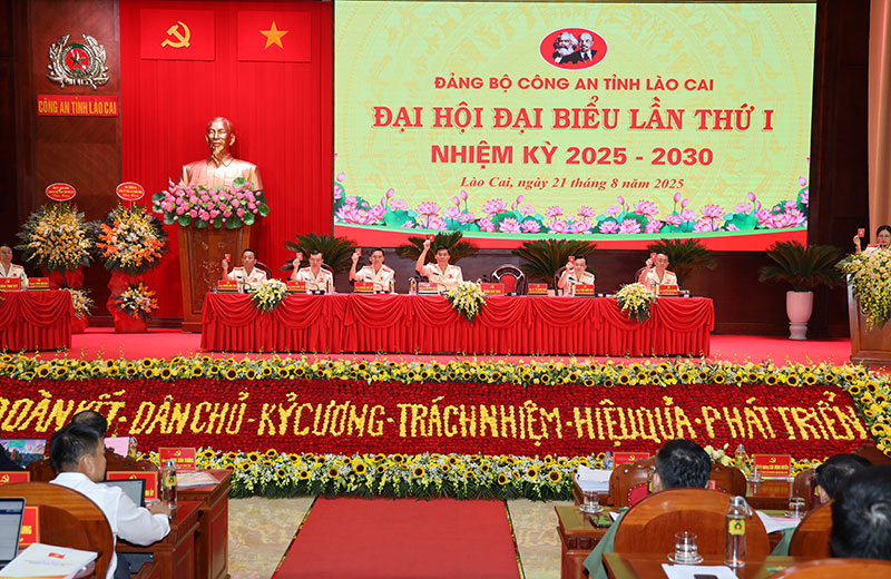 Thứ trưởng Đặng Hồng Đức dự và chỉ đạo Đại hội đại biểu Đảng bộ Công an tỉnh Lào Cai -1