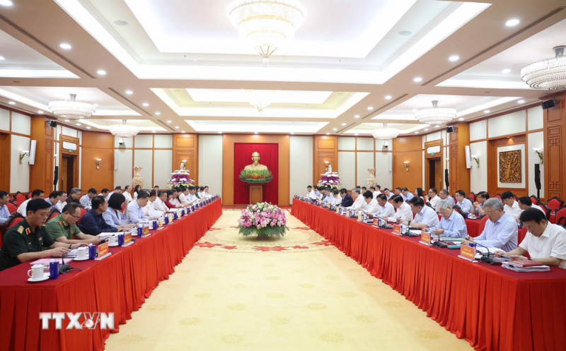 Bộ Chính trị cho ý kiến về công tác chuẩn bị Đại hội Đảng bộ thành phố Hà Nội và TP Hồ Chí Minh -0