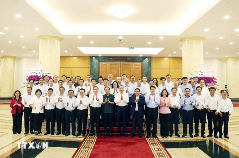 Bộ Chính trị cho ý kiến về công tác chuẩn bị Đại hội Đảng bộ thành phố Hà Nội và TP Hồ Chí Minh -0