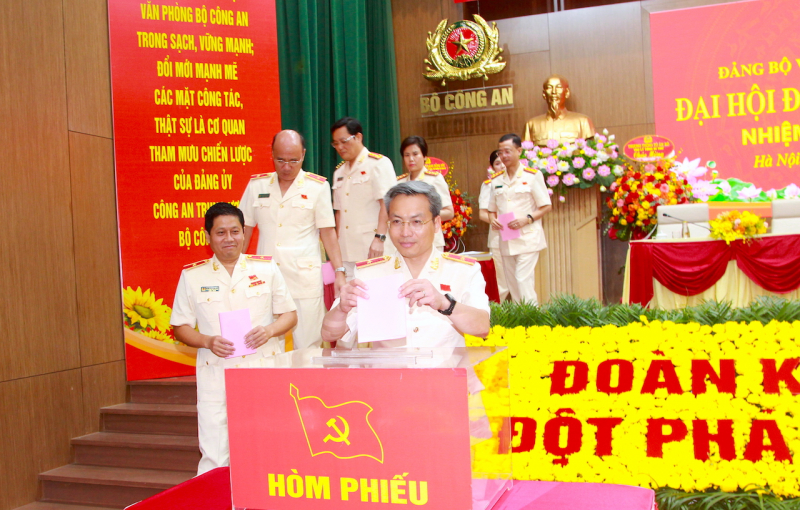 Phát huy truyền thống Văn phòng Bộ Công an, đổi mới công tác tham mưu linh hoạt, kịp thời -0