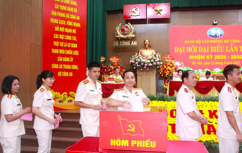 Phát huy truyền thống Văn phòng Bộ Công an, đổi mới công tác tham mưu linh hoạt, kịp thời -1