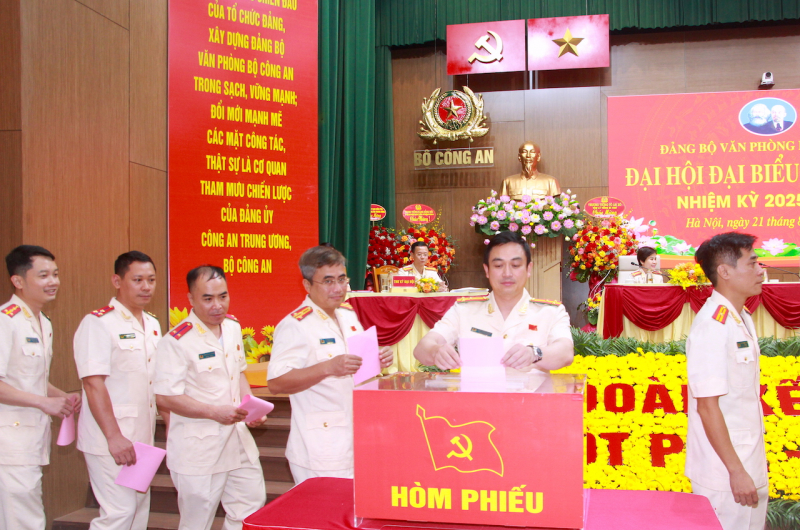 Phát huy truyền thống Văn phòng Bộ Công an, đổi mới công tác tham mưu linh hoạt, kịp thời -2