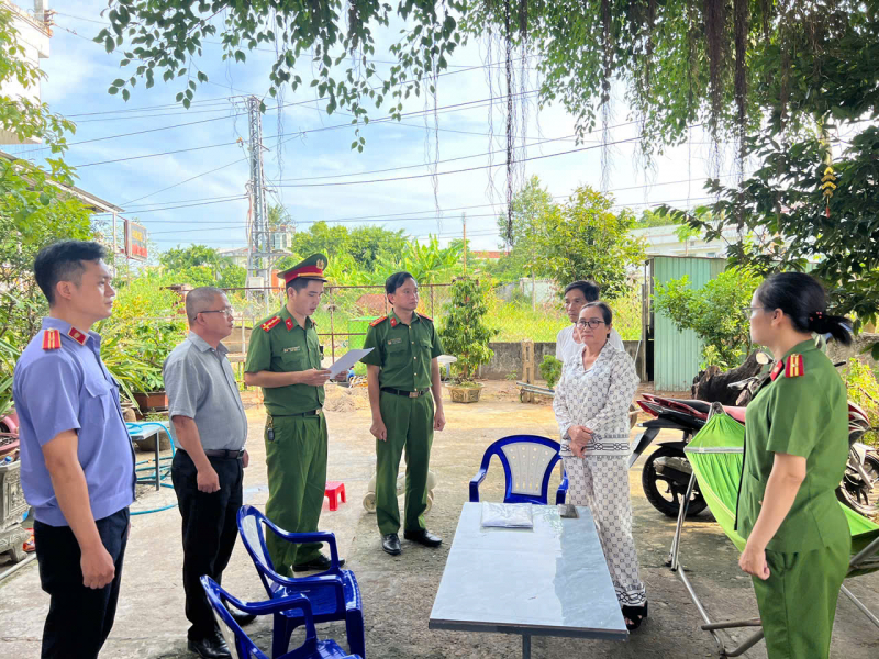 Quảng Ngãi: Khởi tố cán bộ tham ô tiền hội viên phụ nữ -0